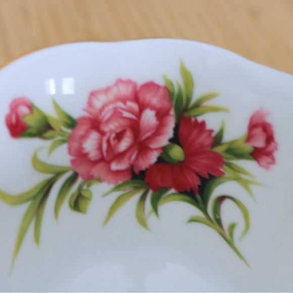 Royal Albert “Bouquet Series” Carnation Pink Flower Black Tea Cup Saucer England - Picture 6 of 10